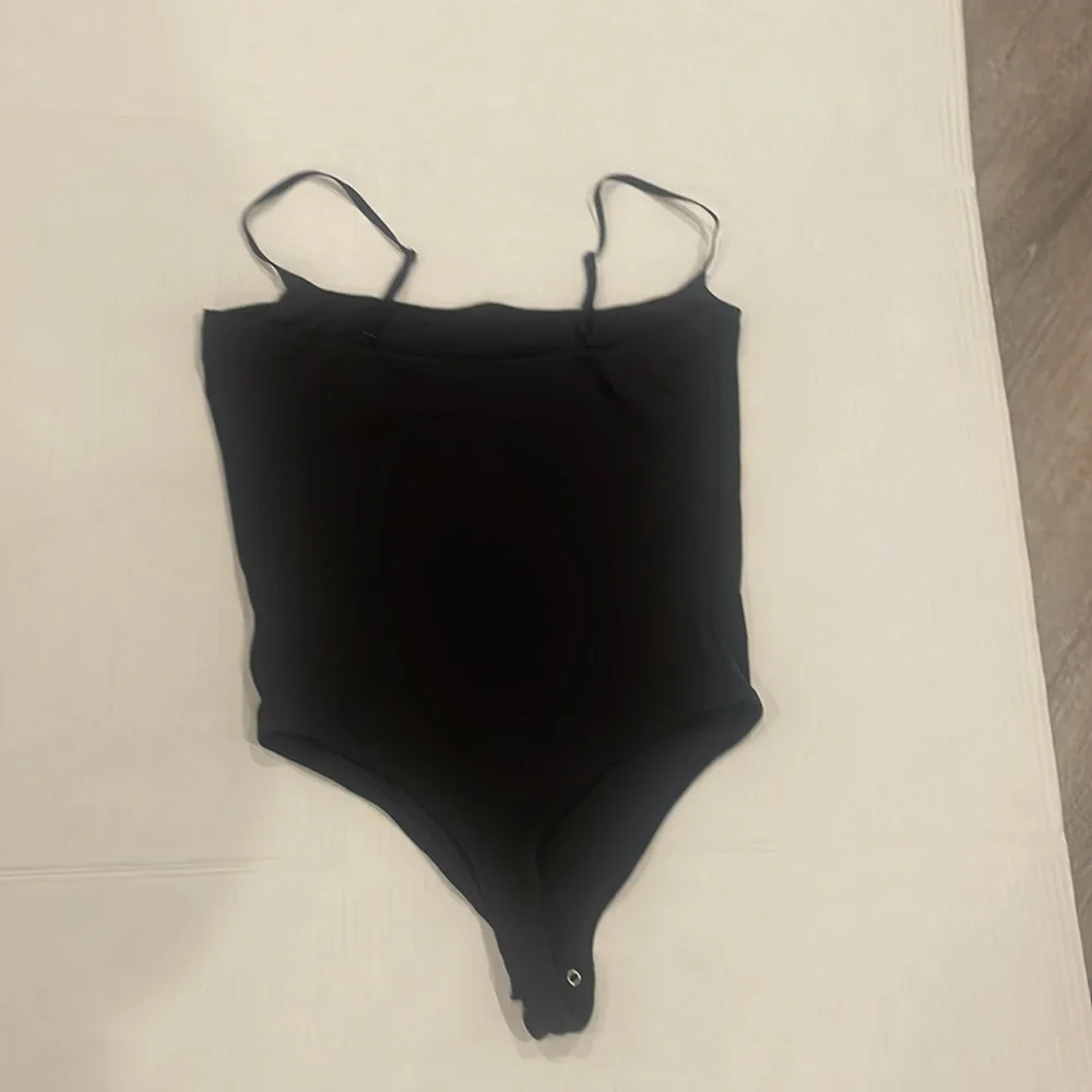 NWOT SKIMS FITS EVERYBODY CAMI BODYSUIT Color Onyx Size XS_8